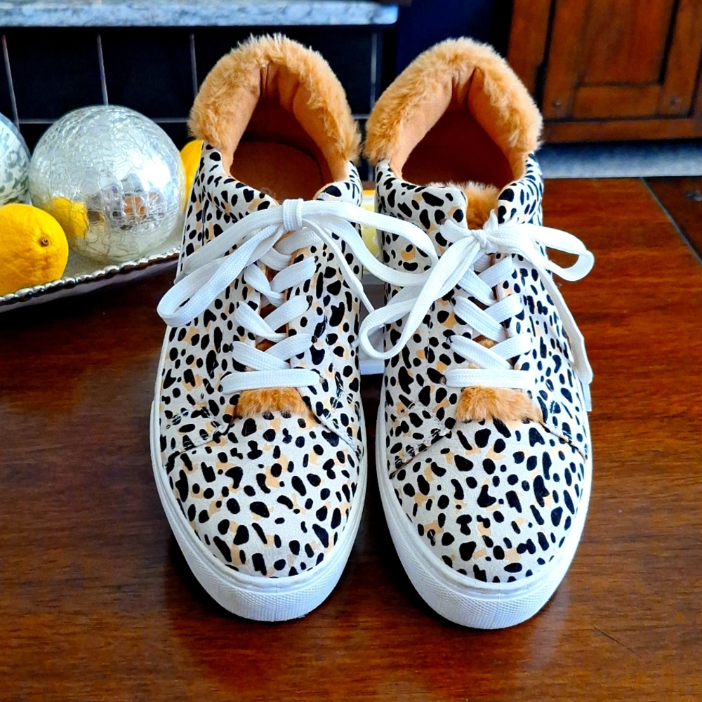 Leopard Print Tennis Shoes with Faux Fur around Heel and Tongue Size 8.5